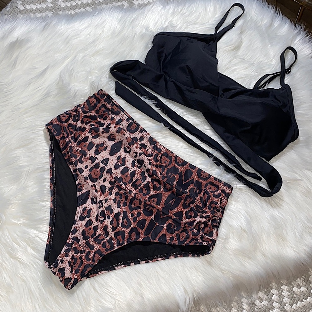 Cheetah Cute Two Piece Swim Suit NWOT Sz Large